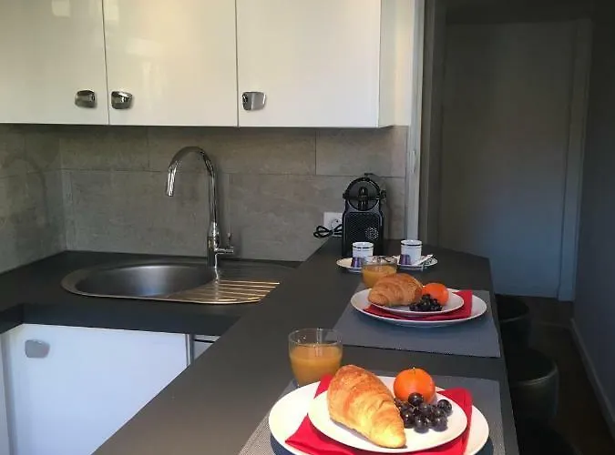 Charme Mediterraneen Votre Pied A Terre Au Coeur Du Port De Apartment