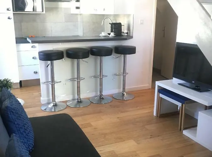 Charme Mediterraneen Votre Pied A Terre Au Coeur Du Port De Apartment *