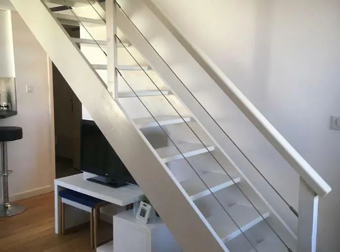Charme Mediterraneen Votre Pied A Terre Au Coeur Du Port De *