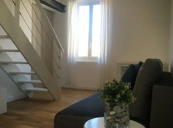 Apartment Charme Mediterraneen Votre Pied A Terre Au Coeur Du Port De *