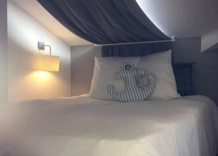 Charme Mediterraneen Votre Pied A Terre Au Coeur Du Port De *