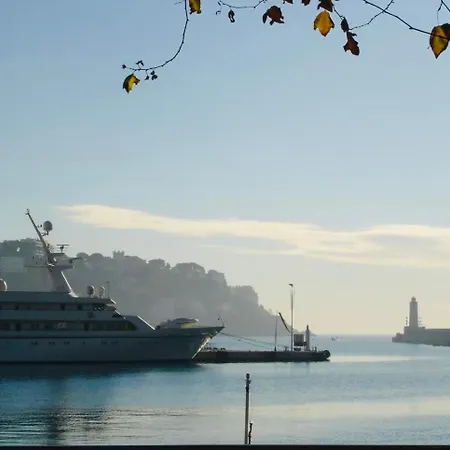 Daire Charme Mediterraneen Votre Pied A Terre Au Coeur Du Port De Nice