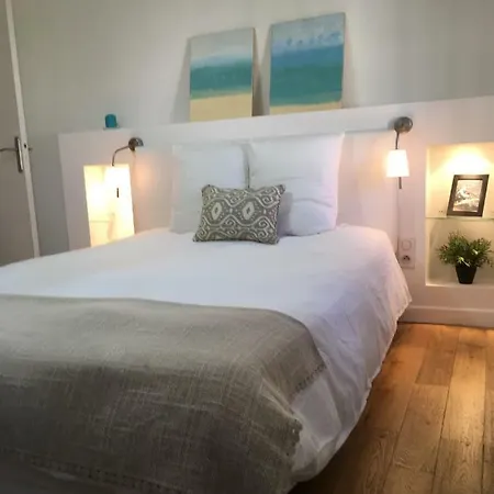 Charme Mediterraneen Votre Pied A Terre Au Coeur Du Port De