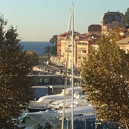 Charme Mediterraneen Votre Pied A Terre Au Coeur Du Port De Daire *