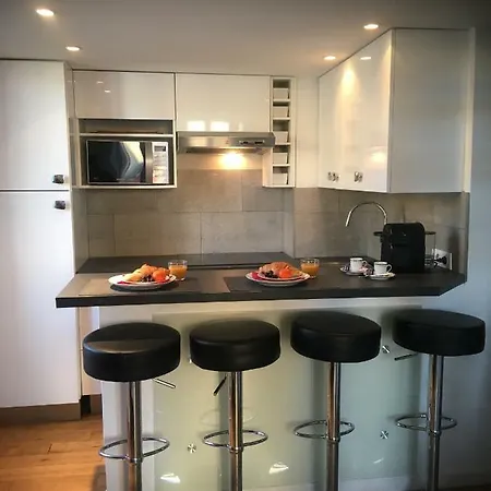 Charme Mediterraneen Votre Pied A Terre Au Coeur Du Port De Nice